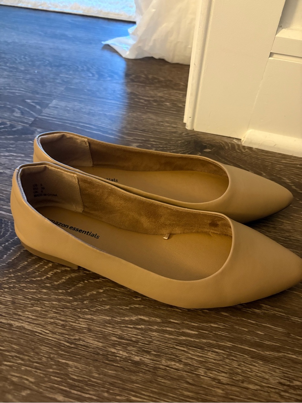 Flats - Picture 2 of 5